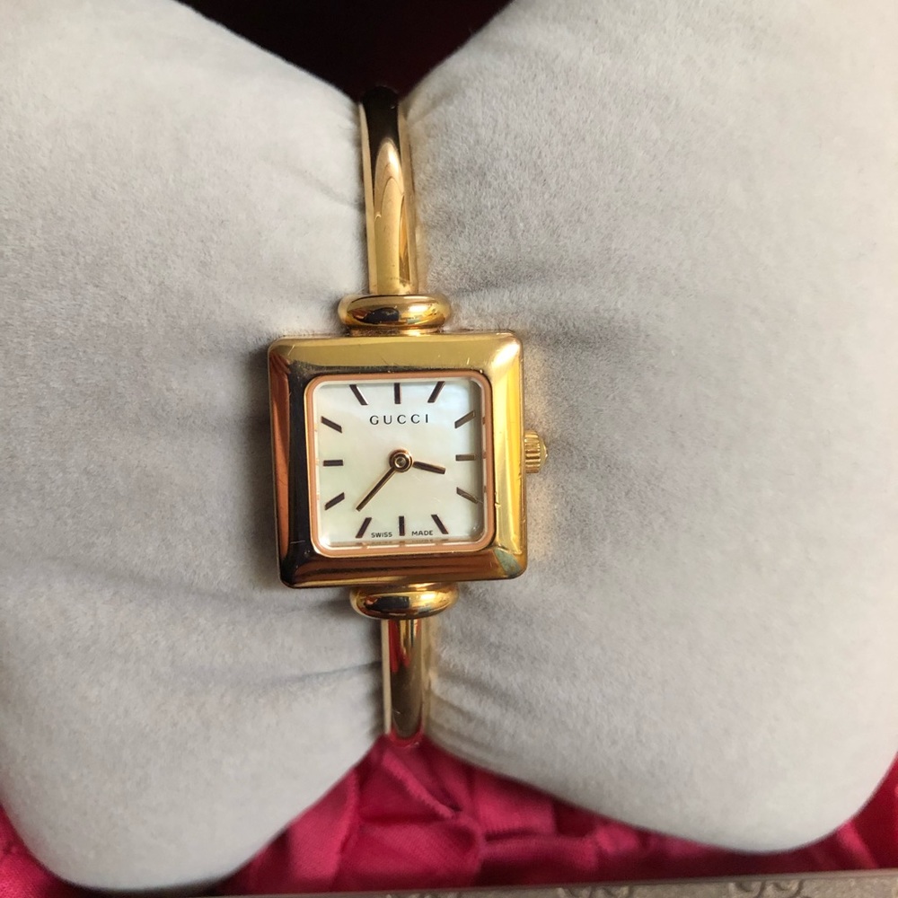 Gucci Watch - Picture 3 of 16